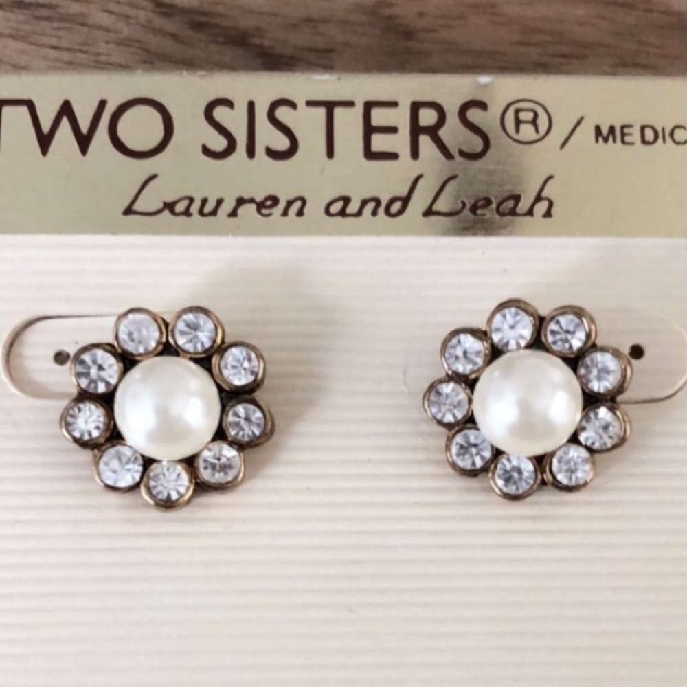 Vintage Two Sister 2 Sets of earrings
